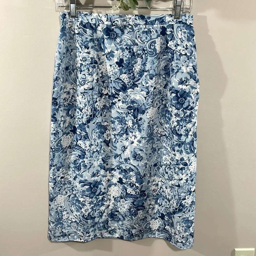 Vintage Schrader Floral Midi Lined Skirt Blue and White Grandmacore 12